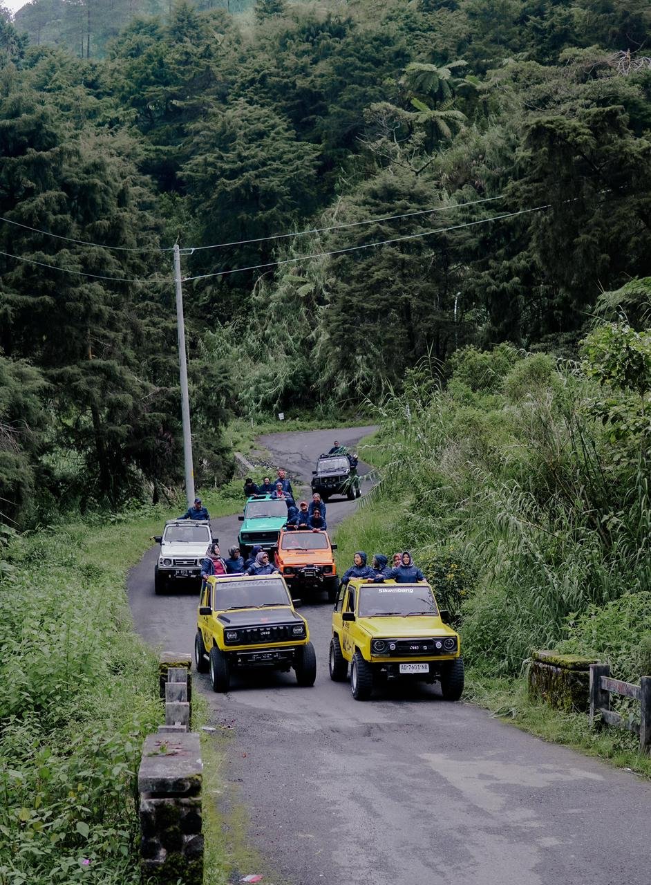 Konvoi Jeep Offroad Dieng